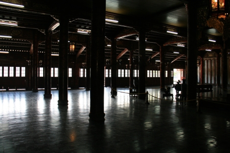 12. L'intérieur du Palais Thai Hoa.