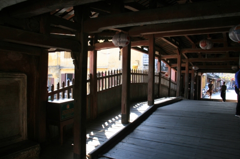 5. L'intérieur du pont Japonais.