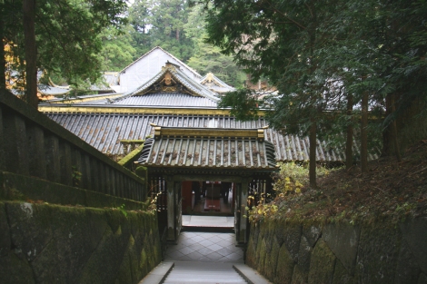 22. Porte menant au sanctuaire de Leyasu.