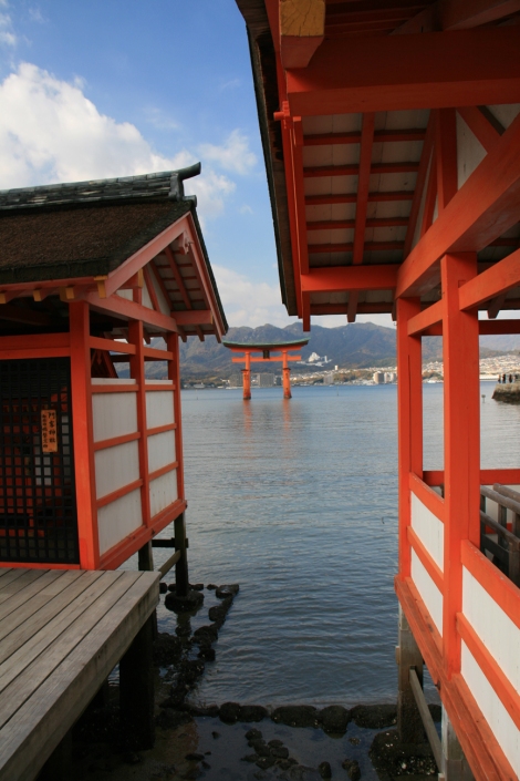 6. Vue depuis le temple Itsukushima-jinja.